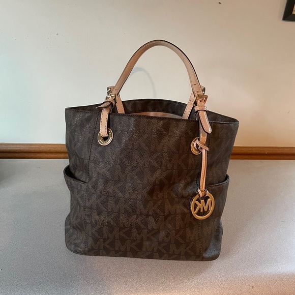 Michael Kors Purse - Picture 1 of 4